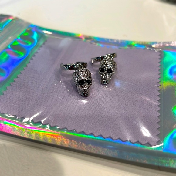 Crystal silver pavé skull earrings with silver rhodium huggie. Handmade by me - Picture 1 of 6